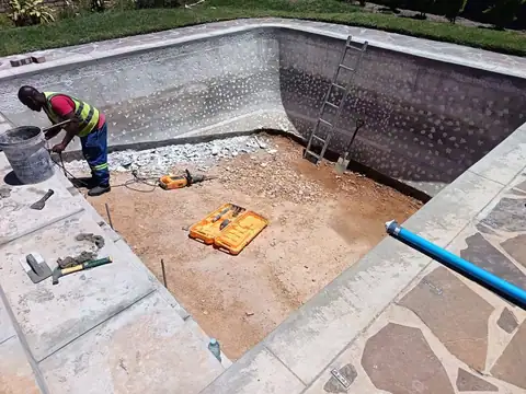 Fully Reinforced & Painted Swimming Pools — photo 12 of the RS Contractors project